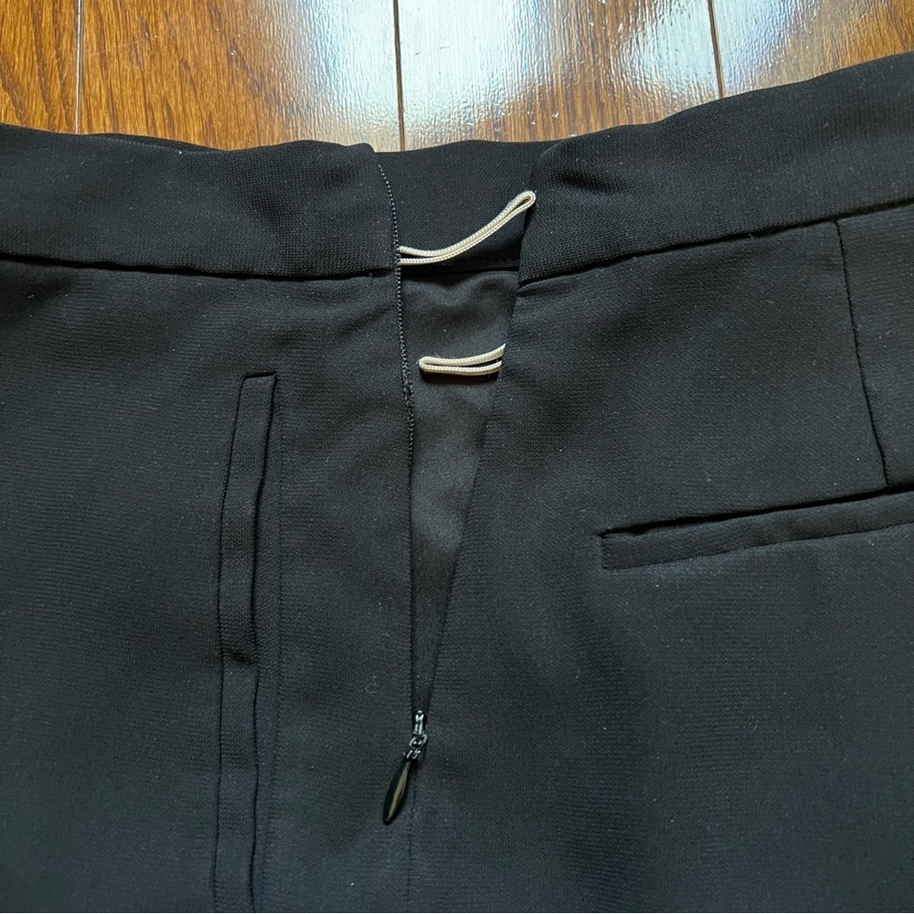 Aritzia Wilfred Black Scalloped Crepe Trousers Shorts - Sz 2 - Picture 6 of 13